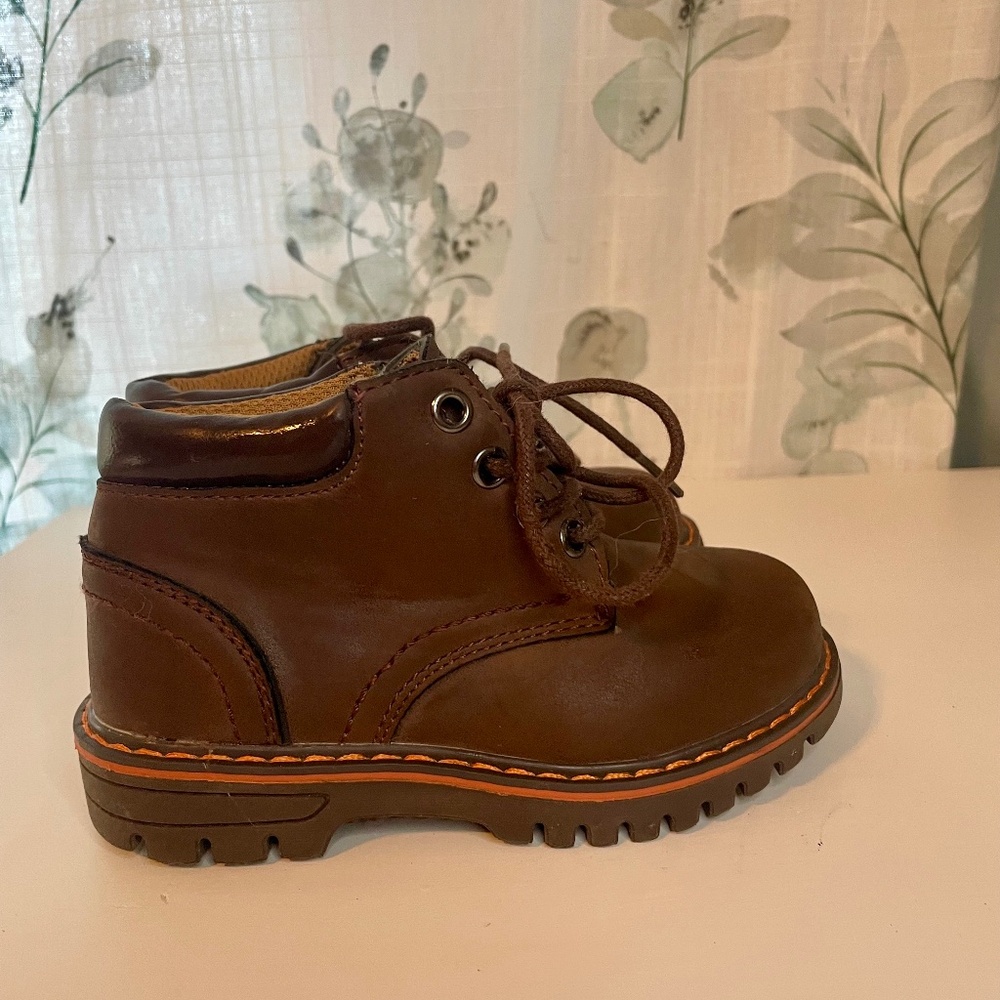 Lace up casual ankle boots